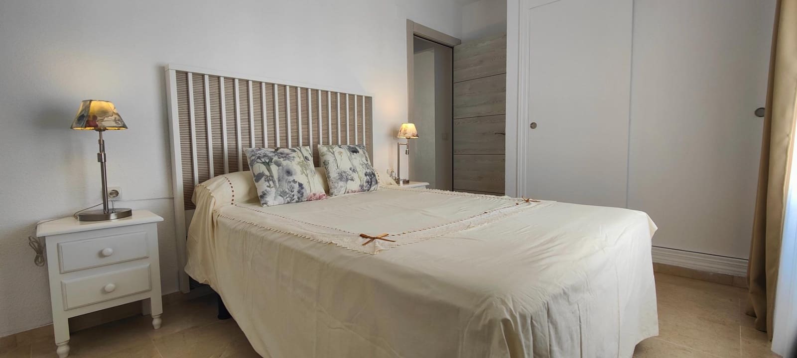 2 sypialnia Penthouse na sprzedaż w El Portil z basenem - 195 000 € (Ref: 9367680)