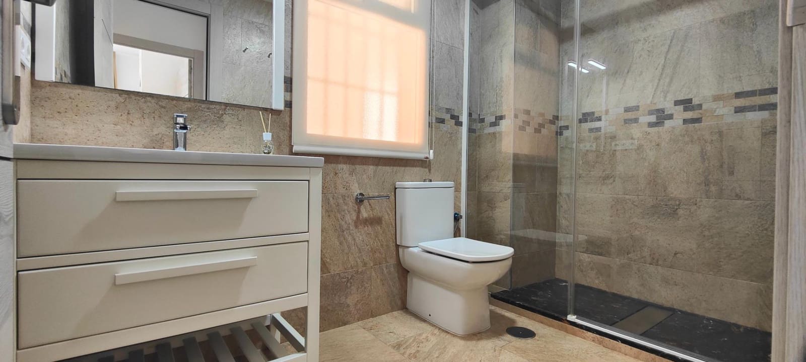 2 sypialnia Penthouse na sprzedaż w El Portil z basenem - 195 000 € (Ref: 9367680)