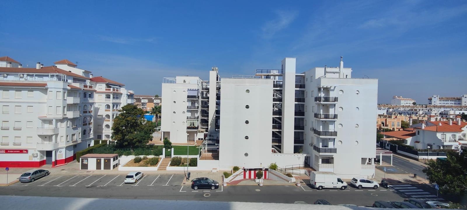 2 sypialnia Penthouse na sprzedaż w El Portil z basenem - 195 000 € (Ref: 9367680)