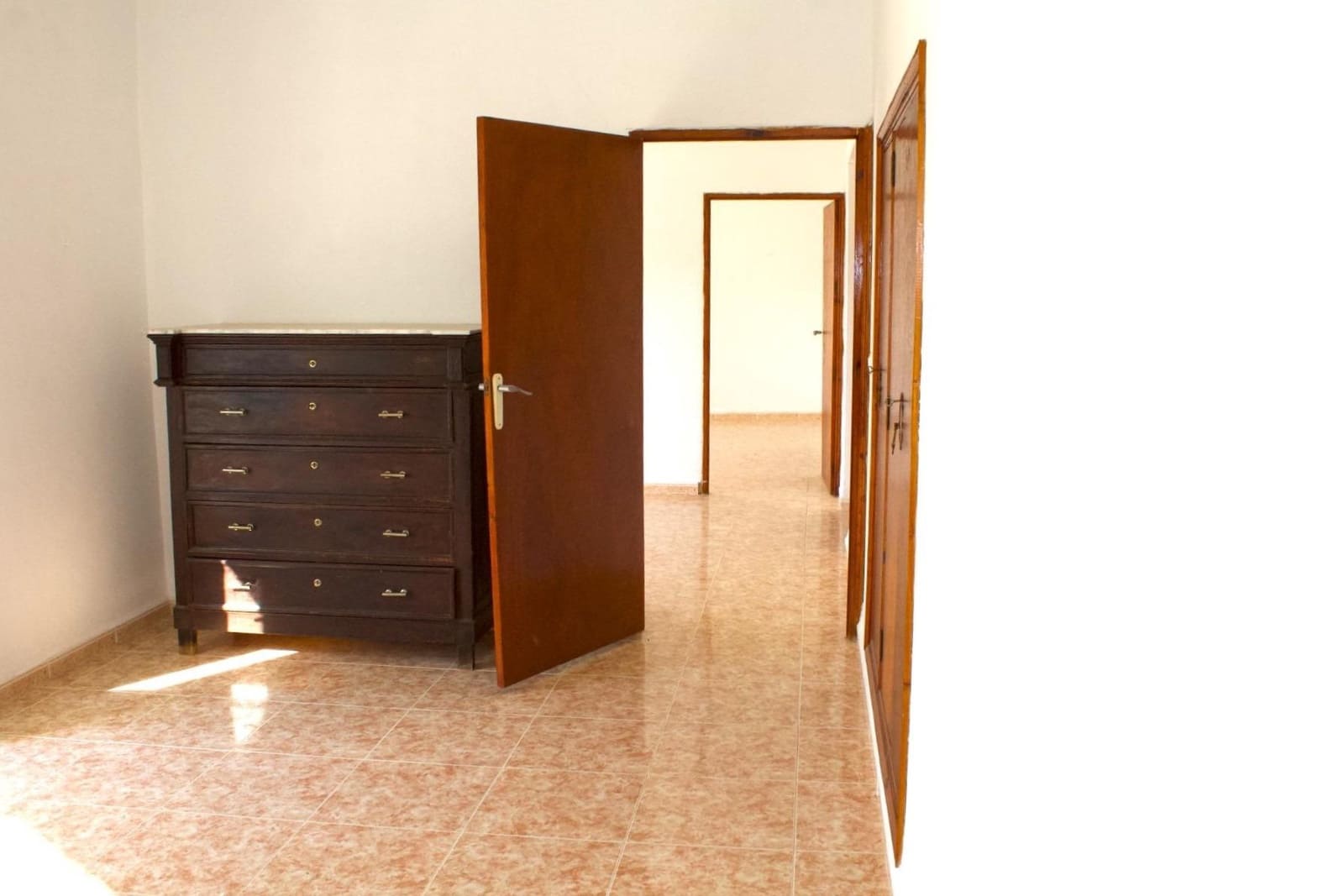 6 bedroom Townhouse for sale in Aznalcazar - € 350,000 (Ref: 9367682)