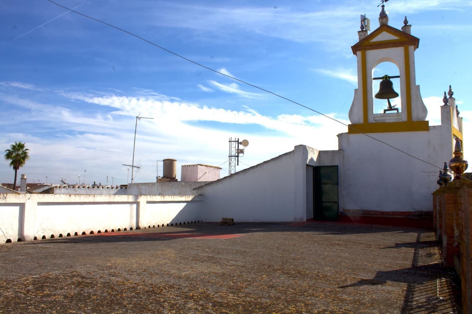 6 bedroom Townhouse for sale in Aznalcazar - € 350,000 (Ref: 9367682)