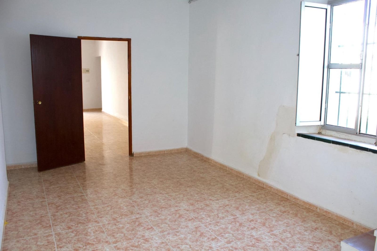 6 bedroom Townhouse for sale in Aznalcazar - € 350,000 (Ref: 9367682)