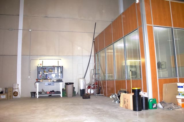 Biznes na sprzedaż w Camas - 255 900 € (Ref: 9374385)