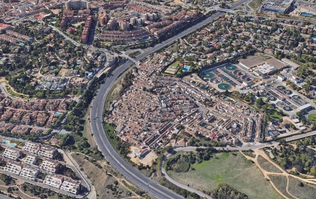 Casa de 5 habitaciones en Camas en venta - 315.000 € (Ref: 9374386)