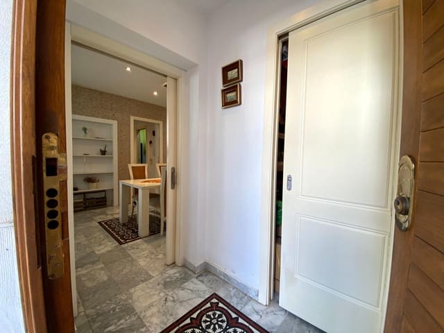 5 bedroom Townhouse for sale in Camas - € 295,000 (Ref: 9374386)