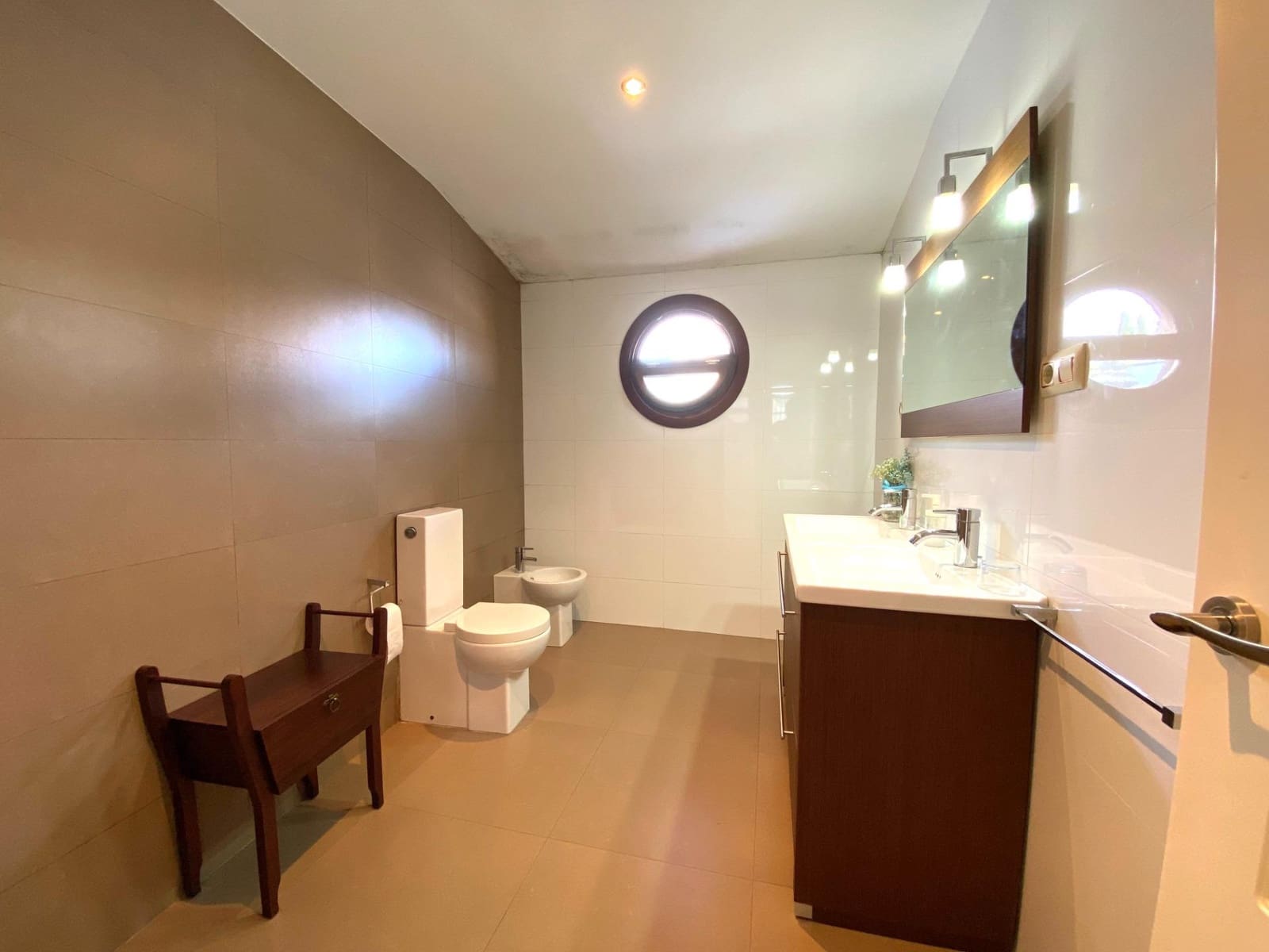 5 bedroom Townhouse for sale in Camas - € 295,000 (Ref: 9374386)