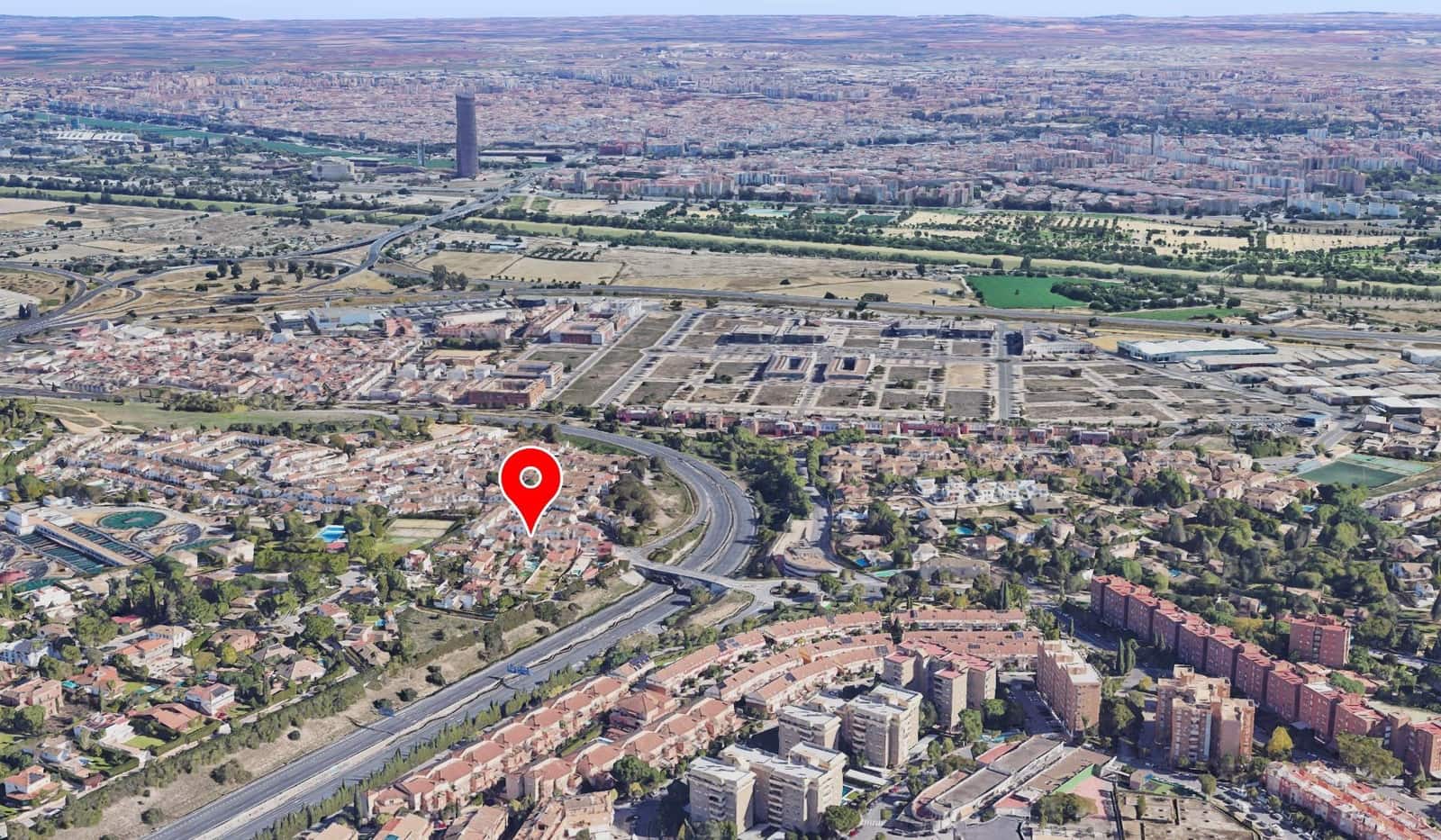 5 bedroom Townhouse for sale in Camas - € 295,000 (Ref: 9374386)