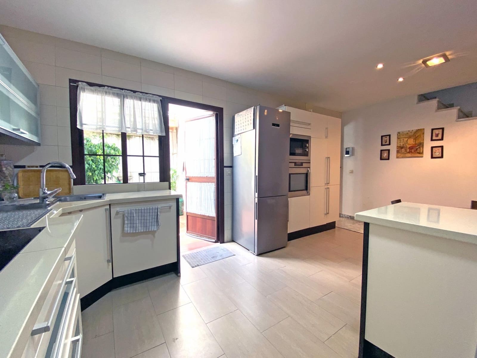 5 bedroom Townhouse for sale in Camas - € 295,000 (Ref: 9374386)