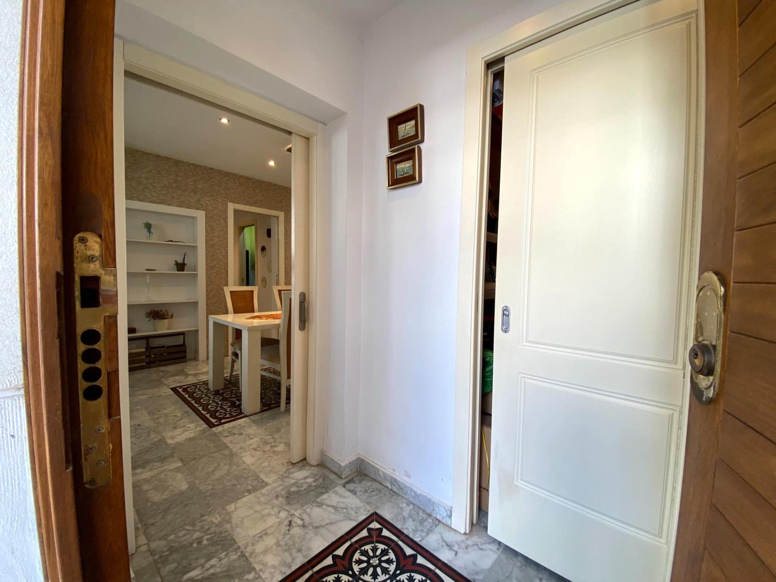 5 bedroom Townhouse for sale in Camas - € 295,000 (Ref: 9374386)