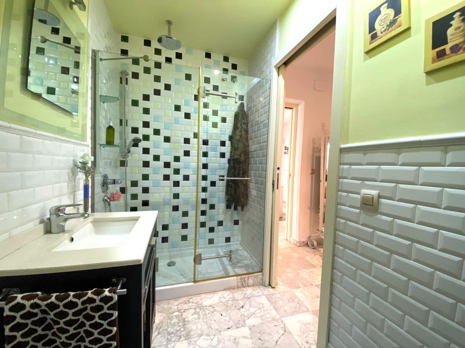 5 bedroom Townhouse for sale in Camas - € 295,000 (Ref: 9374386)