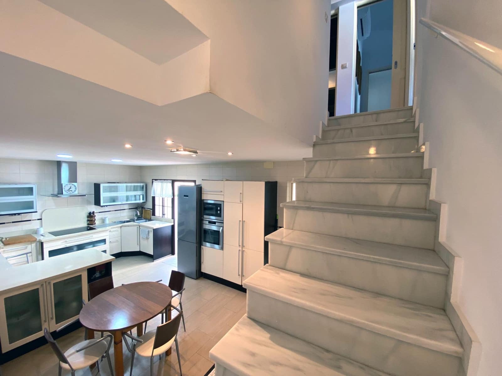 5 bedroom Townhouse for sale in Camas - € 295,000 (Ref: 9374386)