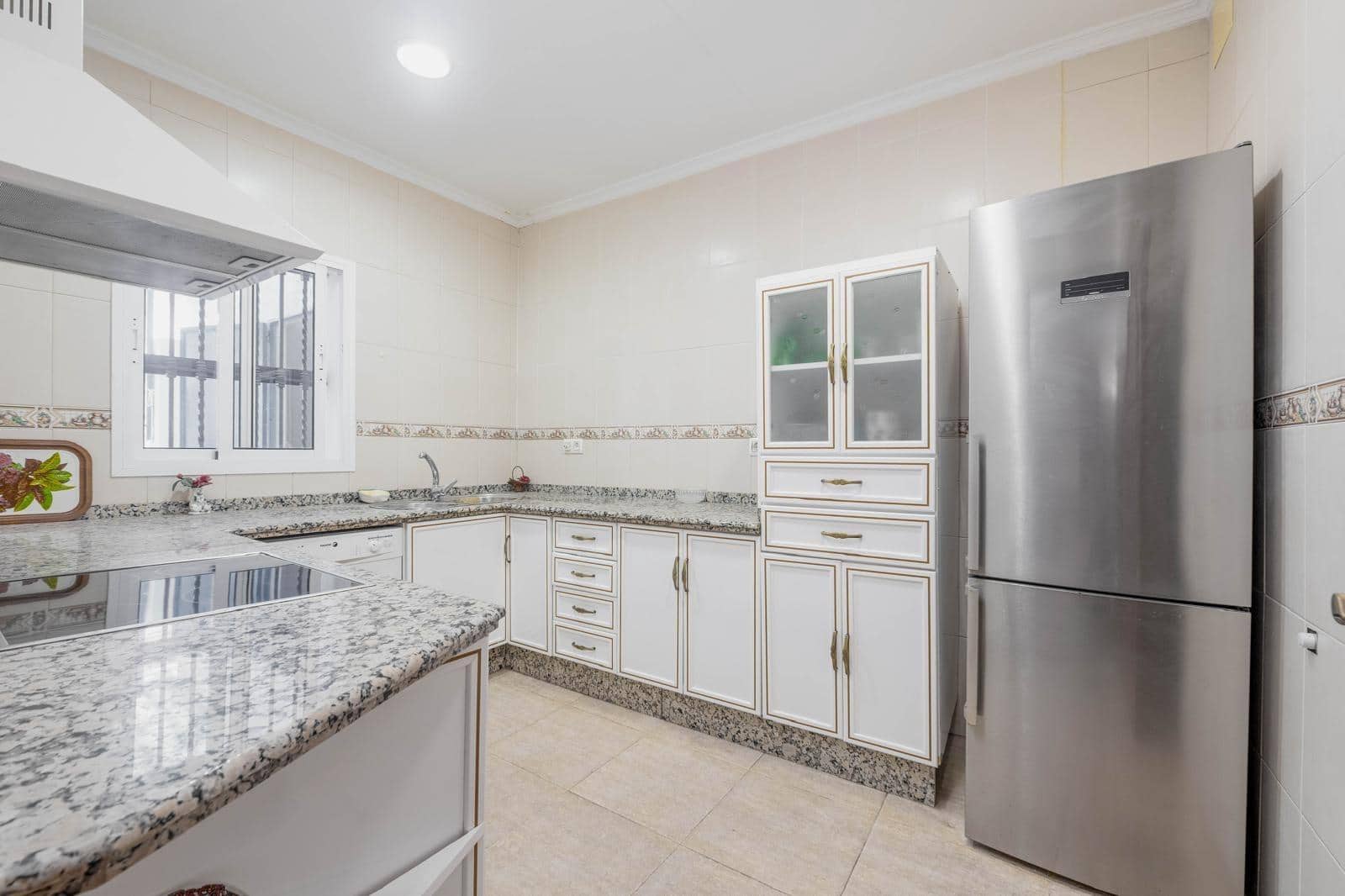 3 soverom Leilighet til salgs i Sevilla by - € 165 000 (Ref: 9379147)