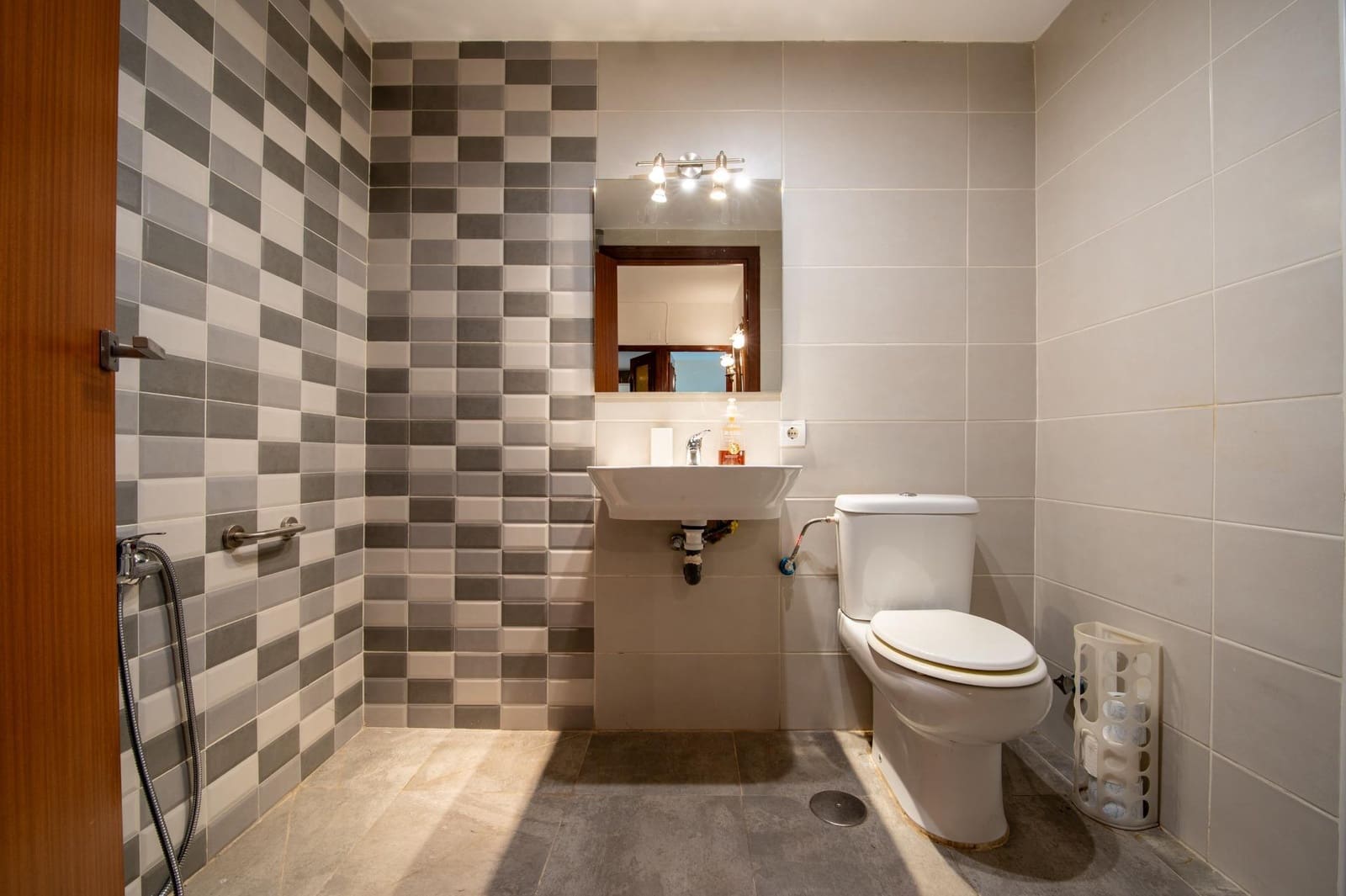 4 sypialnia Mieszkanie na sprzedaż w Miasto Sewilla z garażem - 460 000 € (Ref: 9383054)