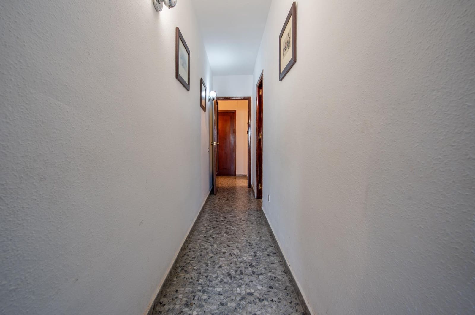 4 Zimmer Wohnung zu verkaufen in Sevilla Stadt mit Garage - 460.000 € (Ref: 9383054)