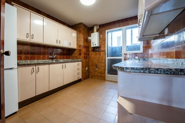 Piso de 4 habitaciones en Nervión, Sevilla ciudad en venta con garaje - 460.000 € (Ref: 9383054)