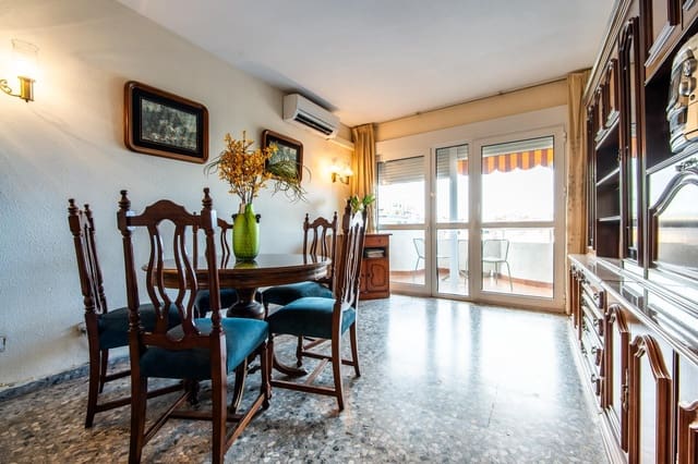 Piso de 4 habitaciones en Nervión, Sevilla ciudad en venta con garaje - 460.000 € (Ref: 9383054)
