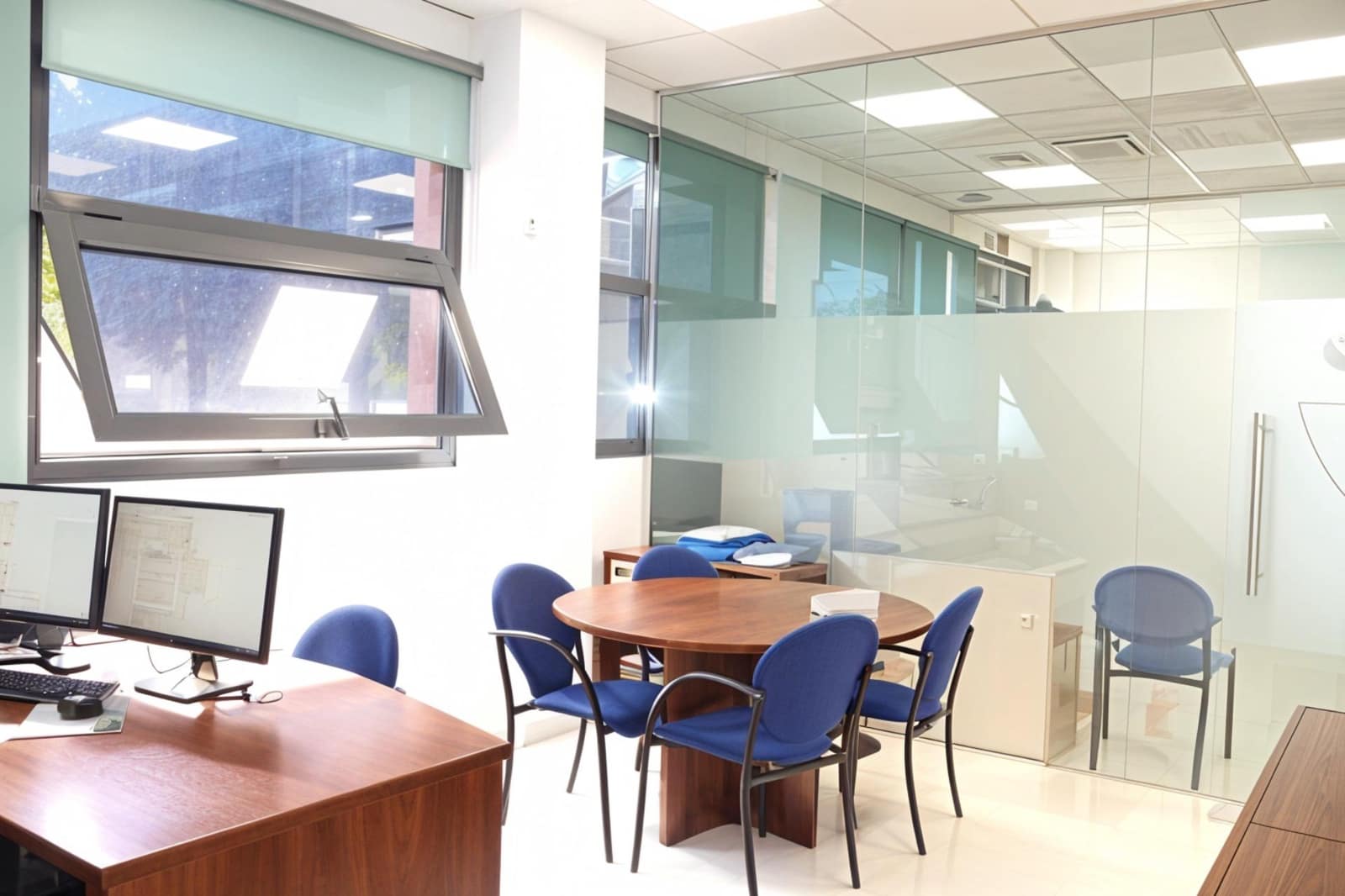 Commercieel te koop in Sevilla stad met garage - € 442.000 (Ref: 9385730)