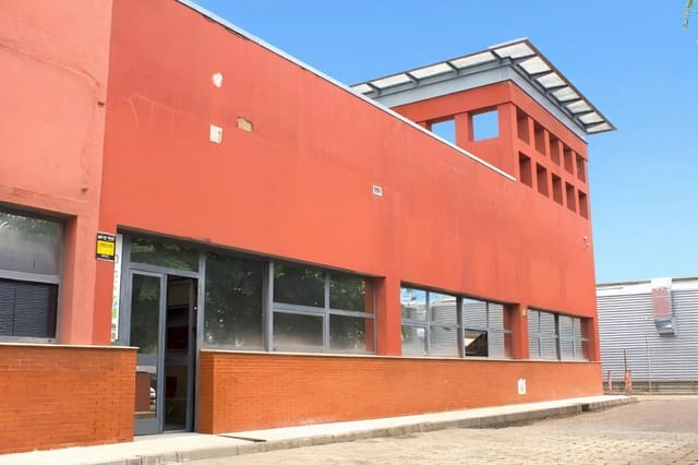 Erhverv til salg i Palacio Congresos, Urbadiez, Entrepuentes, Jardines del Eden, Sevilla by med garage - € 442.000 (Ref: 9385730)