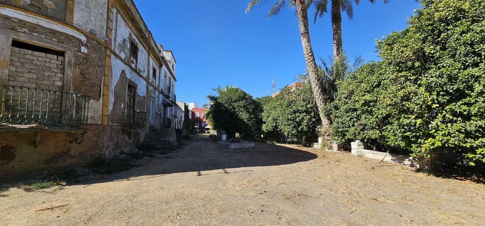 Radhus till salu i La Algaba - 135 000 € (Ref: 9391003)