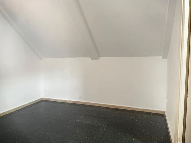2 slaapkamer Appartement te huur in Sevilla stad - € 1.200 (Ref: 9391004)