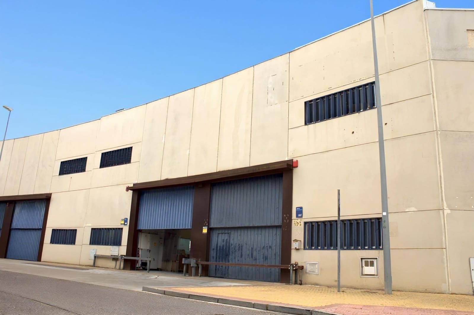 Business for sale in Alcala de Guadaira - € 282,000 (Ref: 9391005)