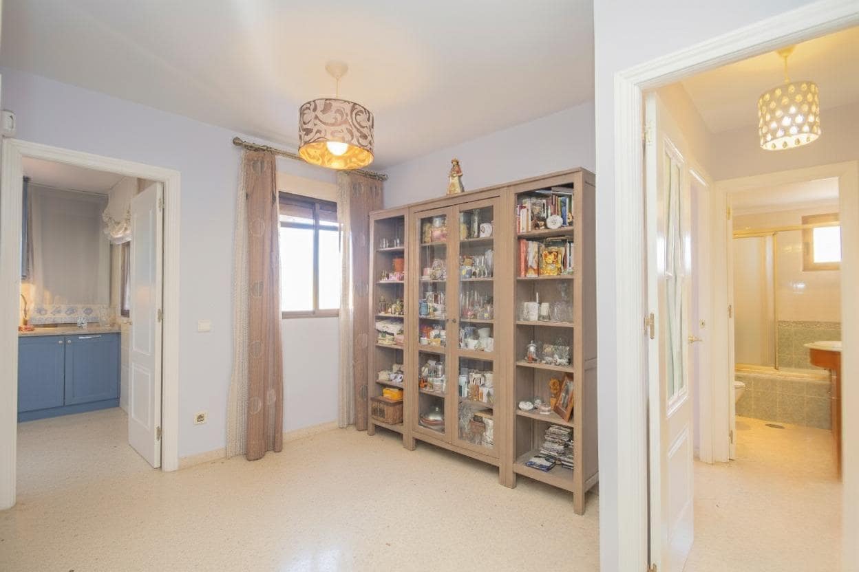 3 bedroom Flat for sale in Seville city - € 210,000 (Ref: 9391006)