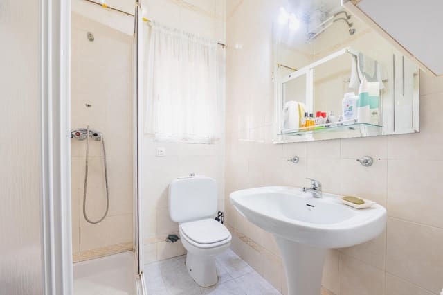 5 soveværelse Rækkehus til salg i Brenes - € 300.000 (Ref: 9396111)