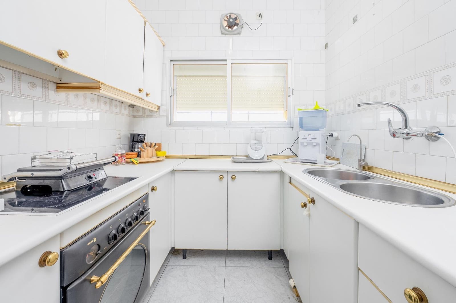 5 quarto Moradia em Banda para venda em Brenes - 300 000 € (Ref: 9396111)