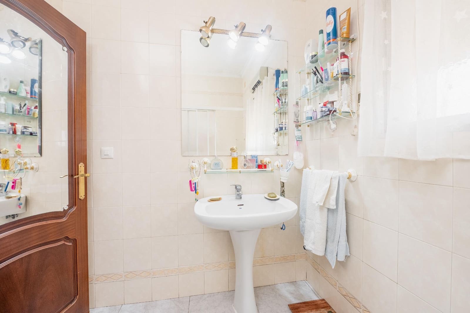 5 bedroom Terraced Villa for sale in Brenes - € 300,000 (Ref: 9396111)