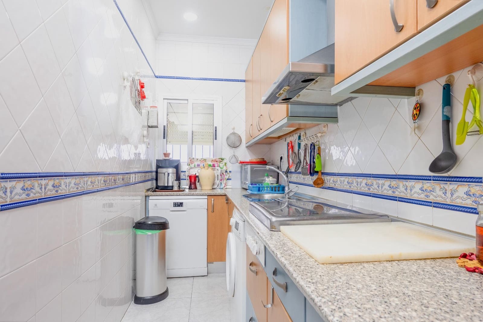 5 bedroom Terraced Villa for sale in Brenes - € 300,000 (Ref: 9396111)