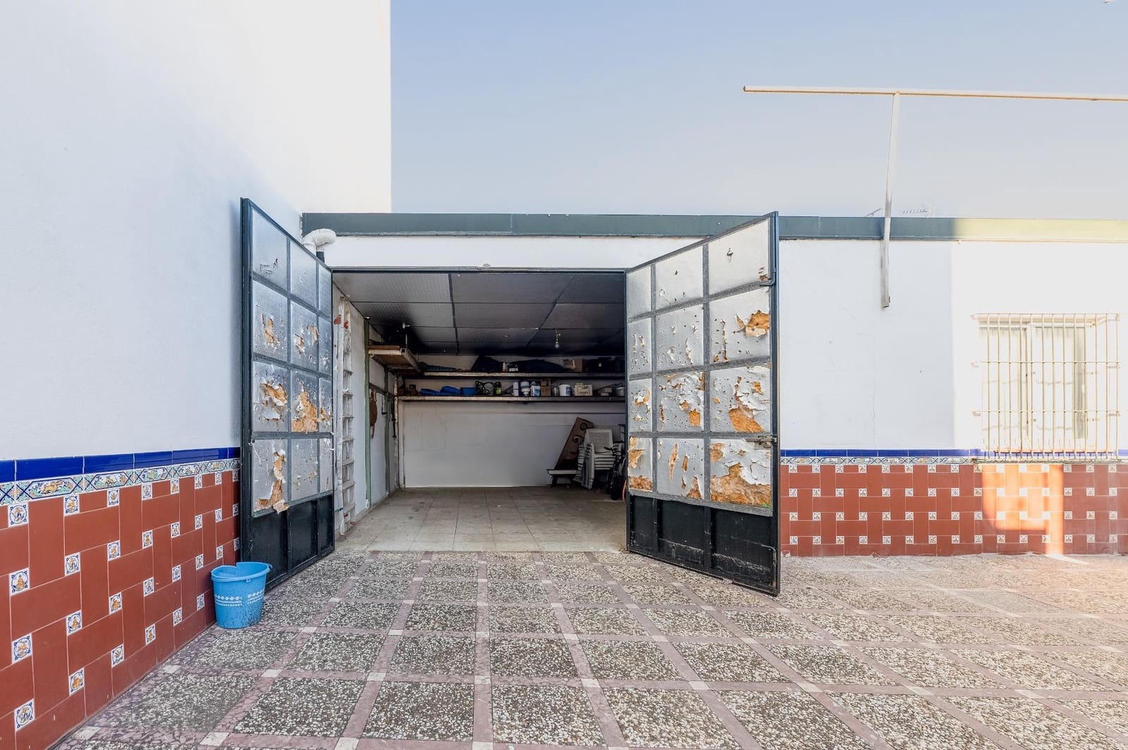 5 bedroom Terraced Villa for sale in Brenes - € 300,000 (Ref: 9396111)