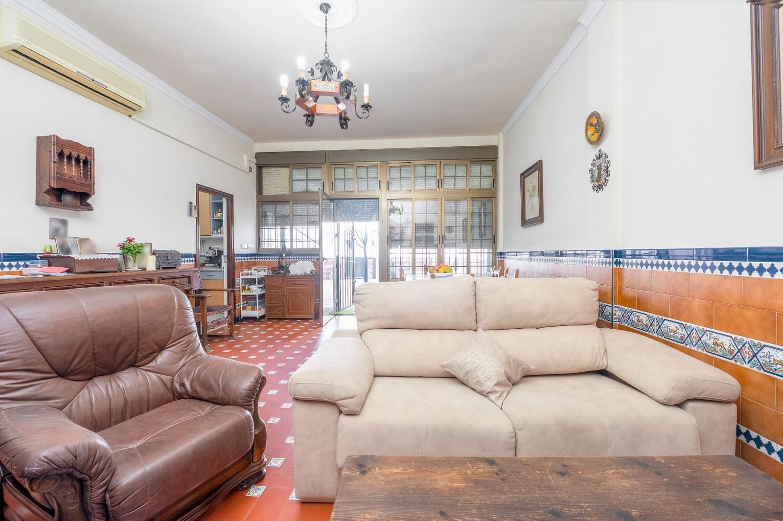 5 quarto Moradia em Banda para venda em Brenes - 300 000 € (Ref: 9396111)