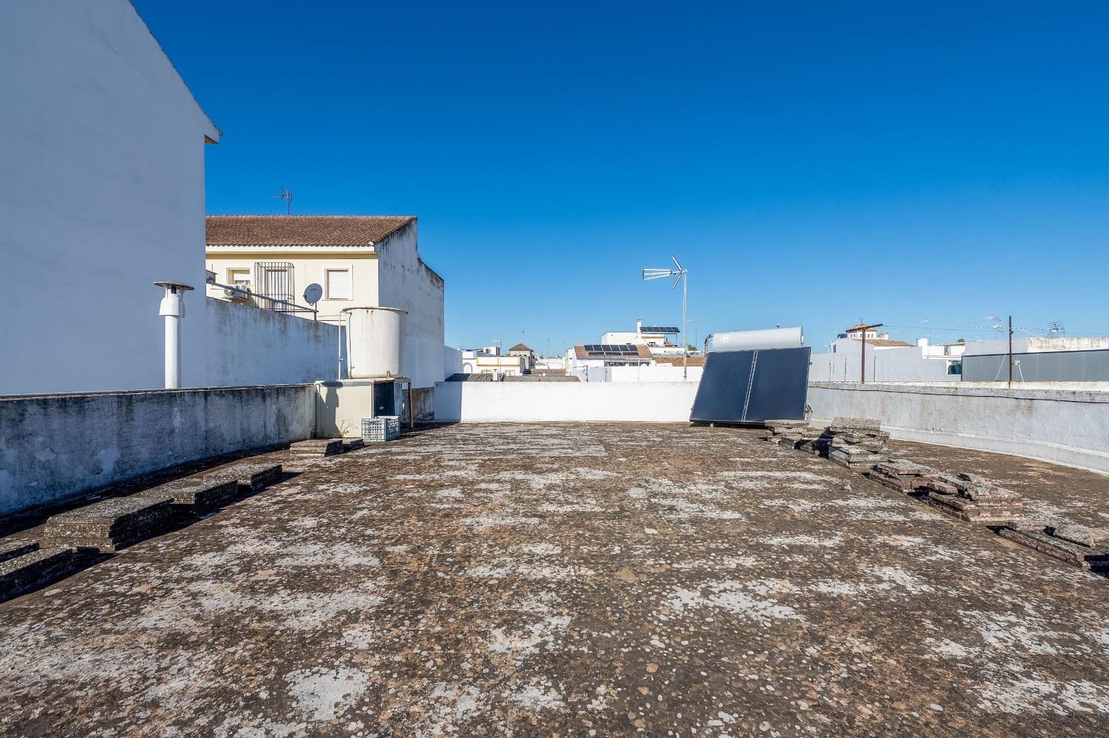 5 quarto Moradia em Banda para venda em Brenes - 300 000 € (Ref: 9396111)