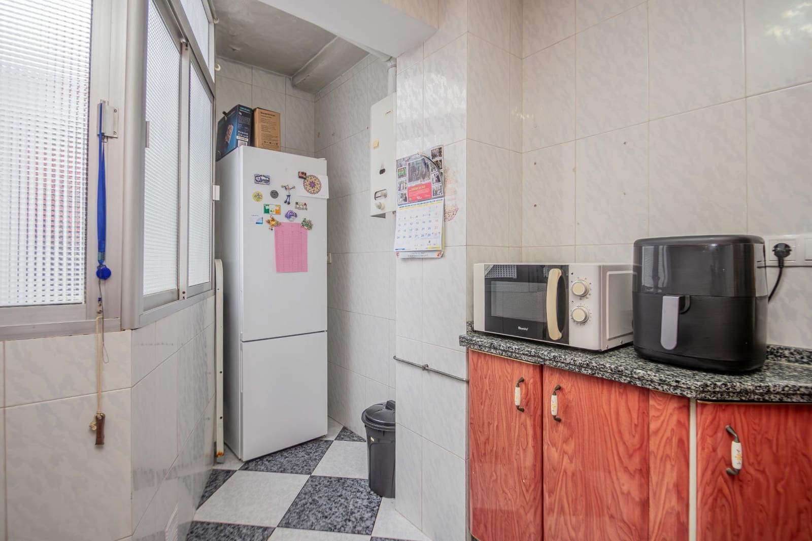 3 slaapkamer Flat te koop in Sevilla stad - € 160.000 (Ref: 9396112)