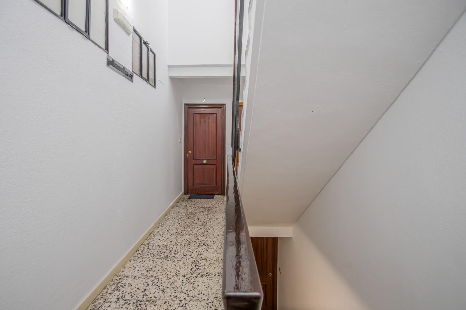 3 slaapkamer Flat te koop in Sevilla stad - € 160.000 (Ref: 9396112)