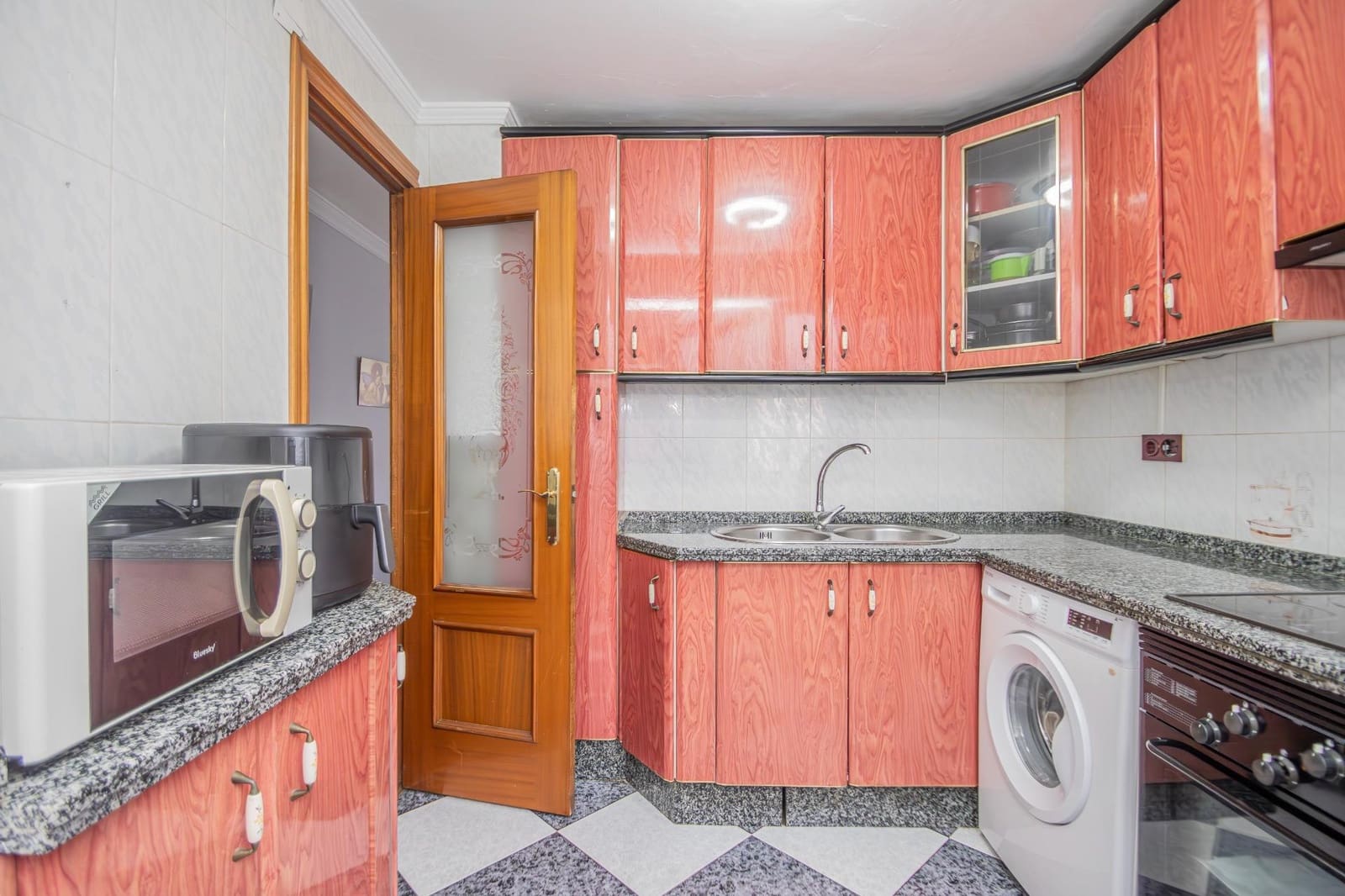 3 bedroom Flat for sale in Seville city - € 160,000 (Ref: 9396112)