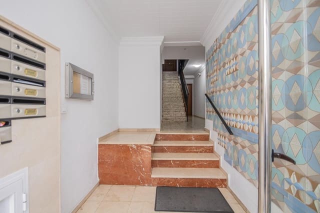 3 soveværelse Lejlighed til salg i Sevilla by - € 160.000 (Ref: 9396112)