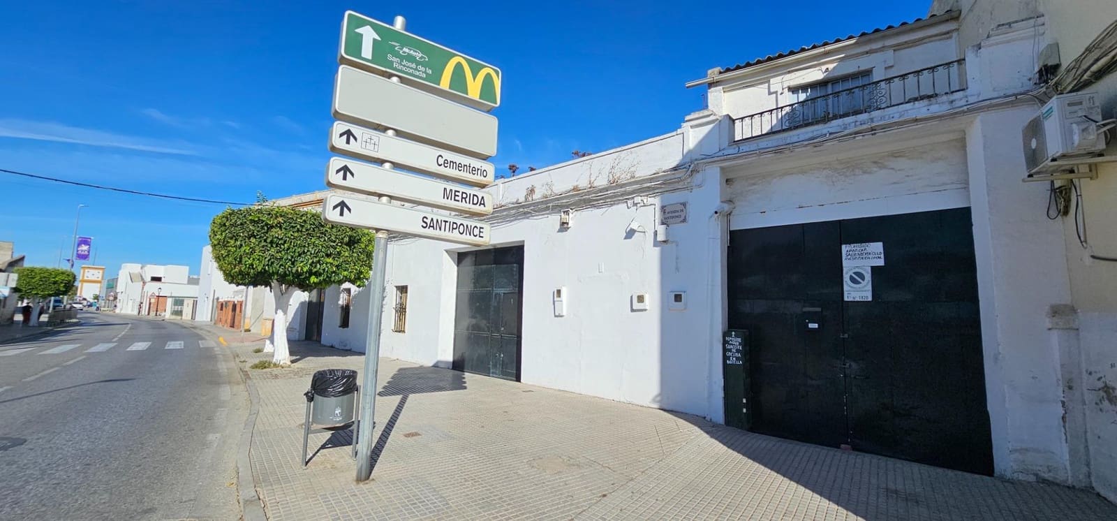 Terraced Villa for sale in La Algaba - € 250,000 (Ref: 9396113)