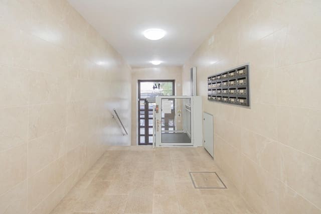 Piso de 3 habitaciones en Sevilla ciudad en venta - 195.000 € (Ref: 9401272)