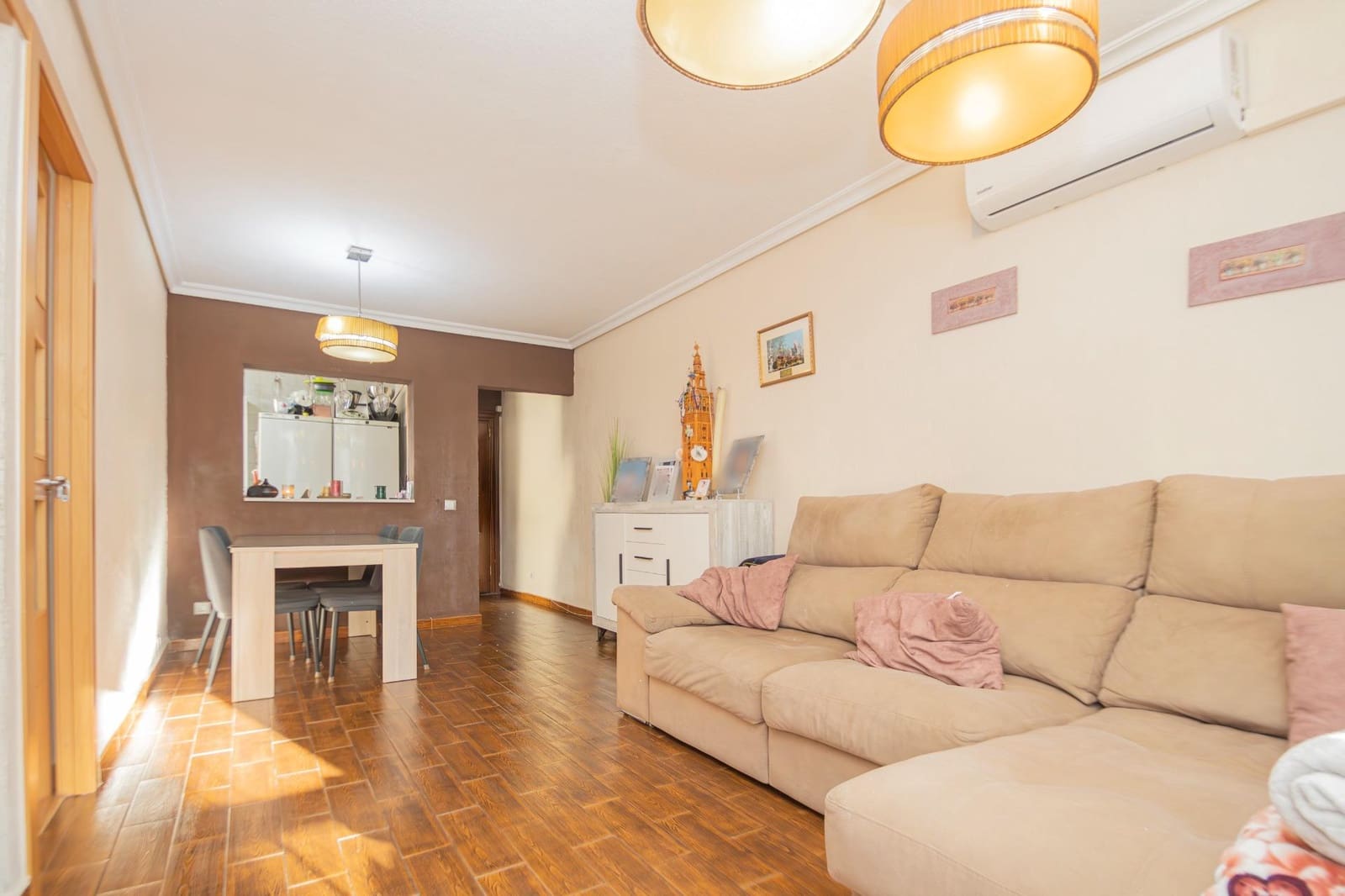 3 makuuhuone Asunto myytävänä paikassa Sevilla kaupunki - 195 000 € (Ref: 9401272)