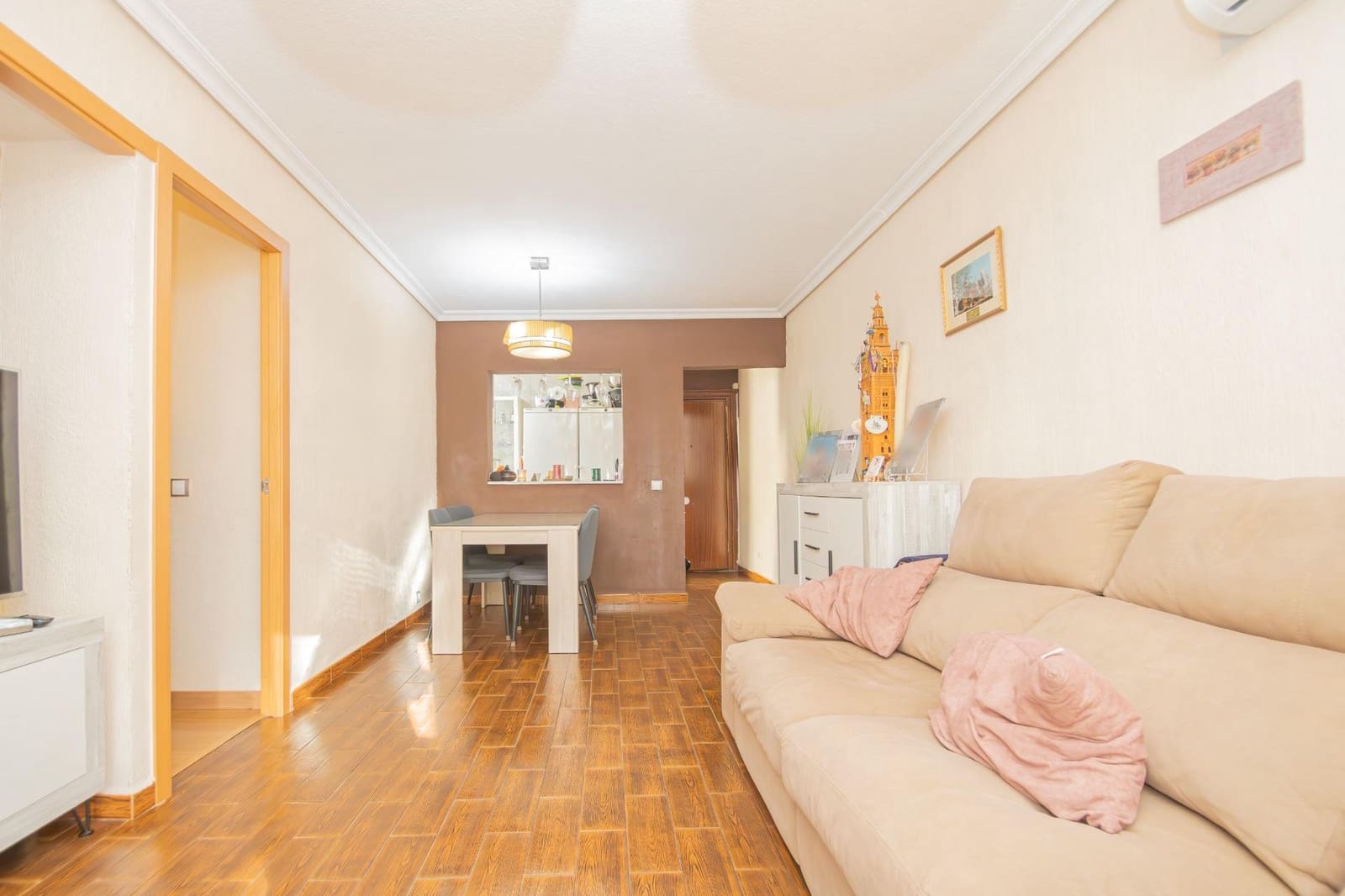 3 makuuhuone Asunto myytävänä paikassa Sevilla kaupunki - 195 000 € (Ref: 9401272)