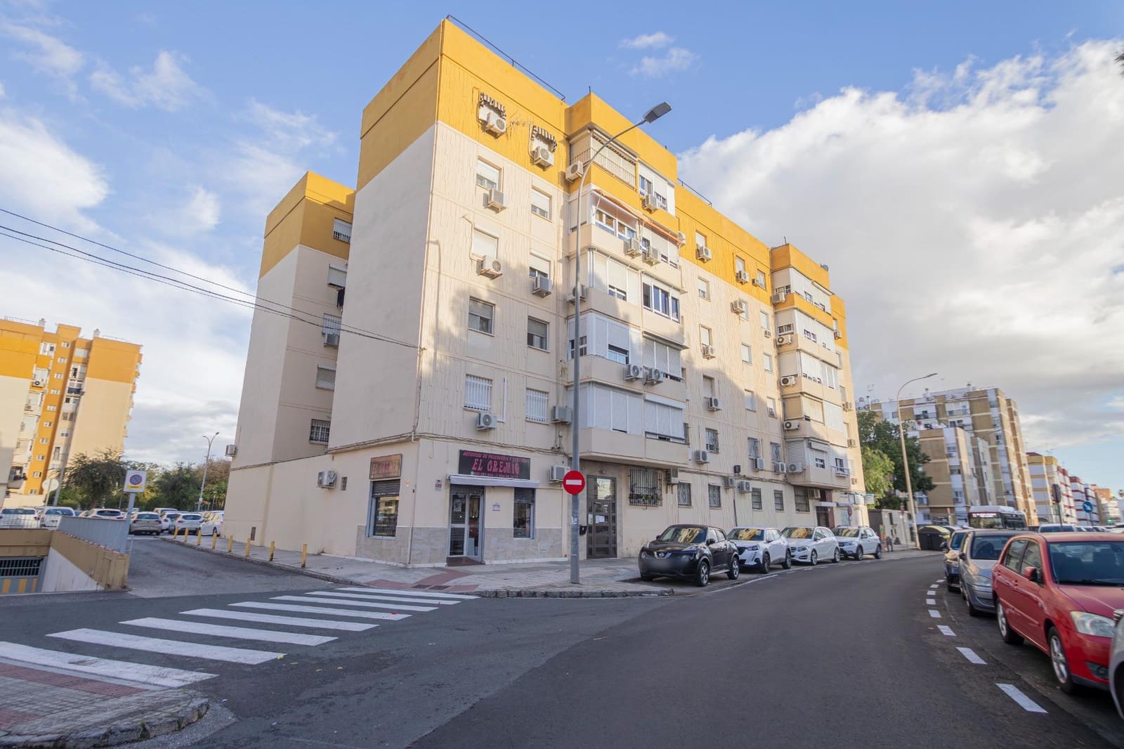 3 bedroom Flat for sale in Seville city - € 195,000 (Ref: 9401272)