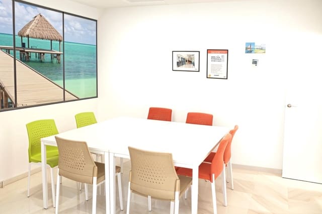 Kontor til salgs i Palacio Congresos, Urbadiez, Entrepuentes, Jardines del Eden, Sevilla by med garasje - € 442 000 (Ref: 9401273)