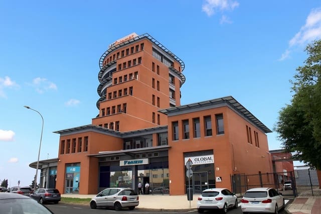 Kontor til salg i Palacio Congresos, Urbadiez, Entrepuentes, Jardines del Eden, Sevilla by med garage - € 442.000 (Ref: 9401273)