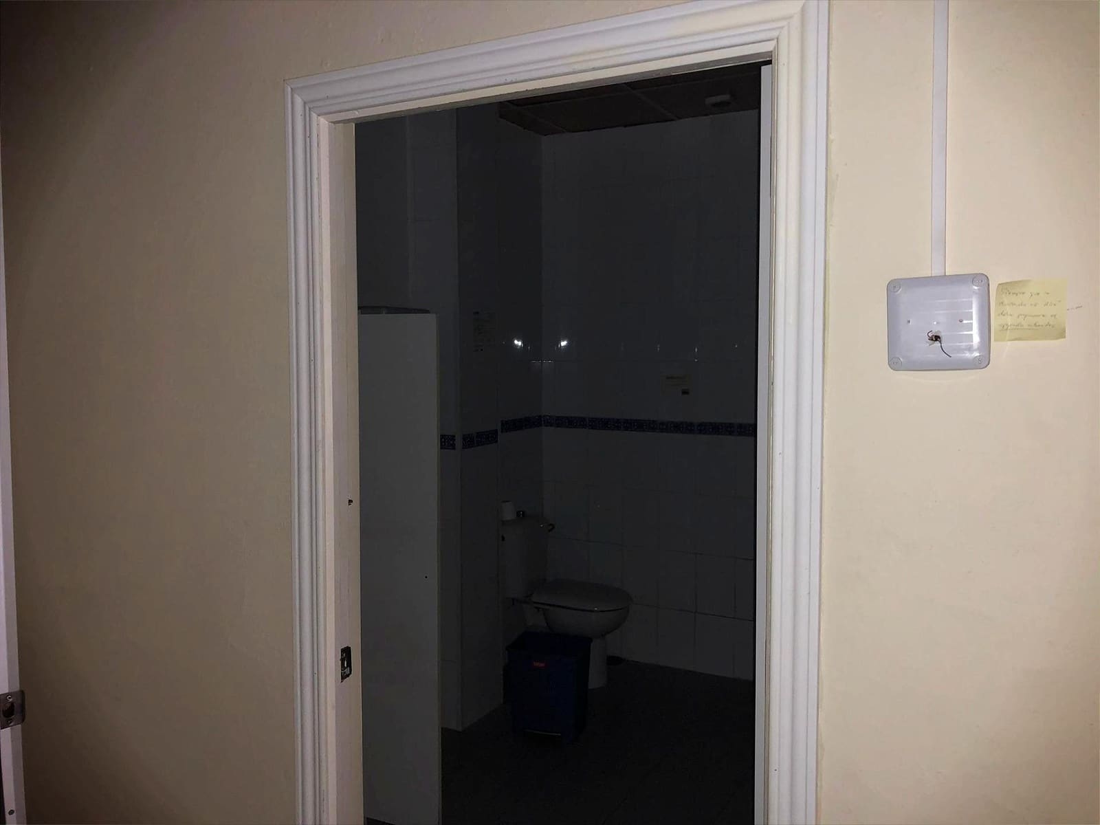 Local Comercial de 5 habitaciones en Sevilla ciudad en alquiler - 1.000 € (Ref: 9403501)