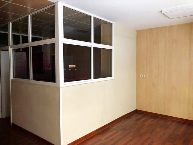5 Zimmer Gewerbe zu vermieten in Sevilla Stadt - 1.000 € (Ref: 9403501)
