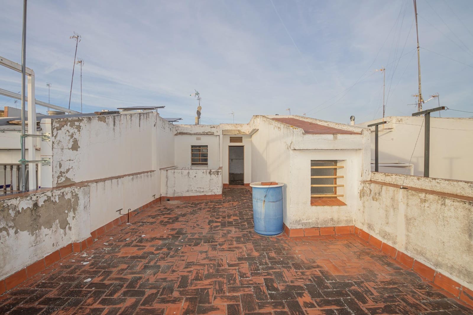 3 soverom Rekkehus til salgs i Sevilla by med garasje - € 125 000 (Ref: 9406731)