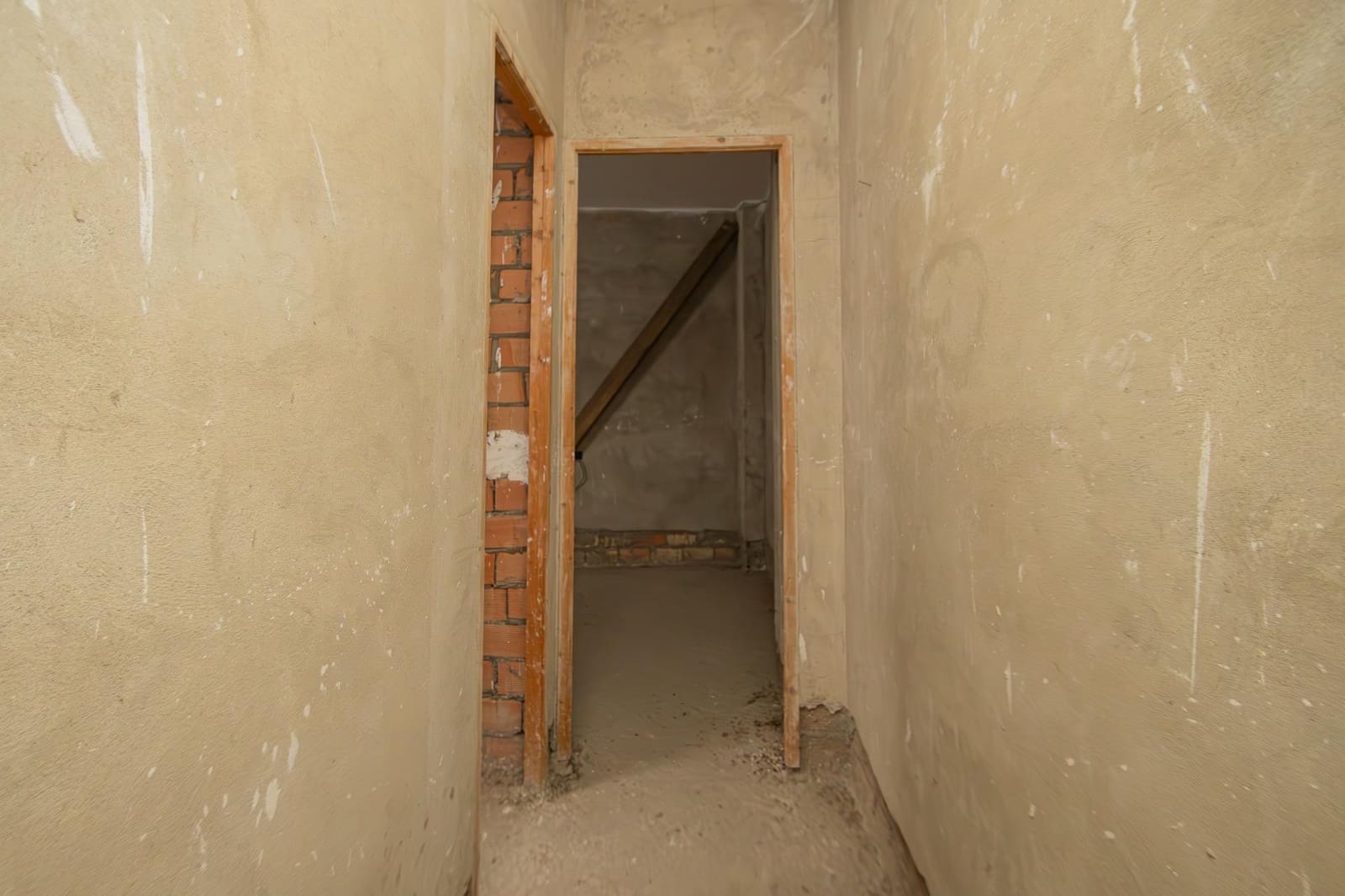 3 bedroom Terraced Villa for sale in Seville city with garage - € 125,000 (Ref: 9406731)