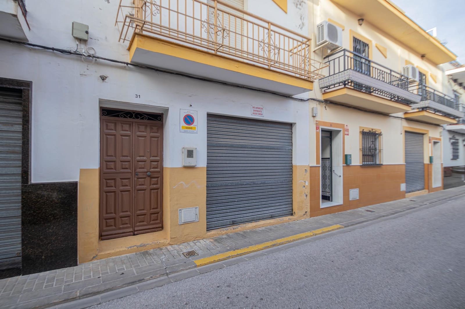 3 bedroom Terraced Villa for sale in Seville city with garage - € 125,000 (Ref: 9406731)