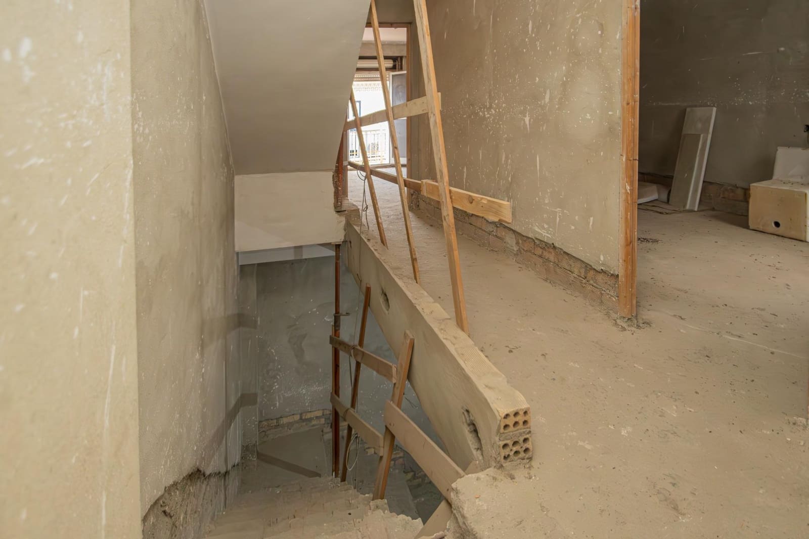 3 bedroom Terraced Villa for sale in Seville city with garage - € 125,000 (Ref: 9406731)